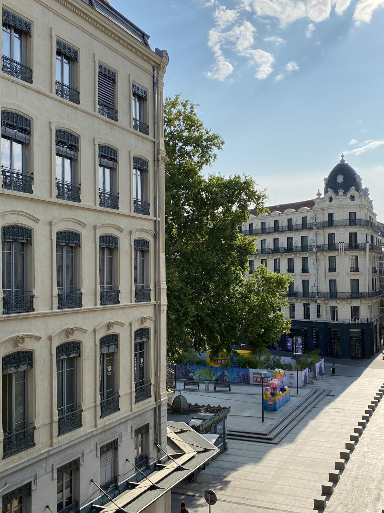 Appartement De Standing Pour 6 Refait A Neuf ليون المظهر الخارجي الصورة